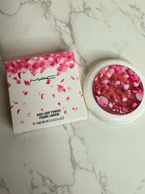 Mac Cosmetics Fleur Real High-Light Powder